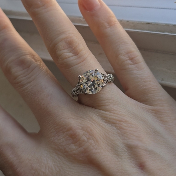 White Cubic Zirconia Platinum Over Sterling Silver 925 Ring Size 7 - Picture 5 of 7